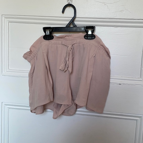 Wilfred (Aritzia) blush pink flowy shorts - Picture 2 of 3